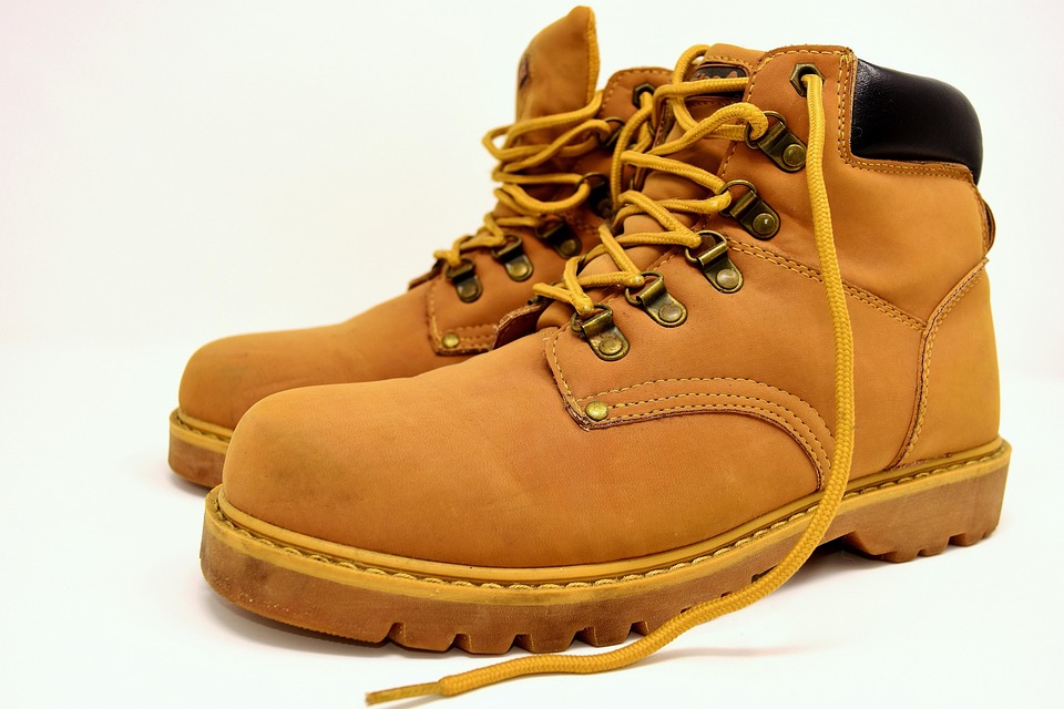 hiking boots men