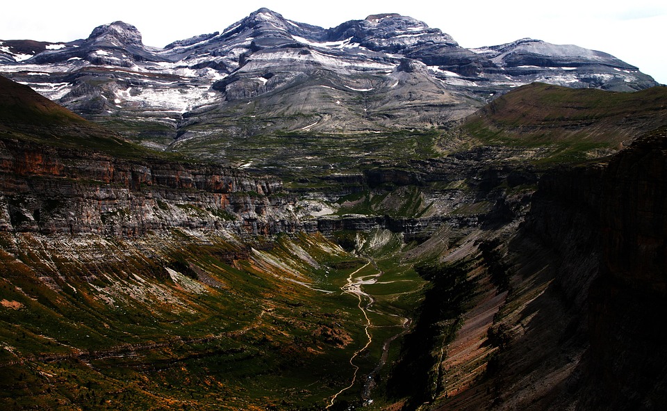 hiking in national parks